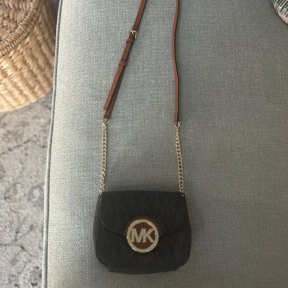Brand New Michael Kors Mini Crossbody Bag - Picture 4 of 6